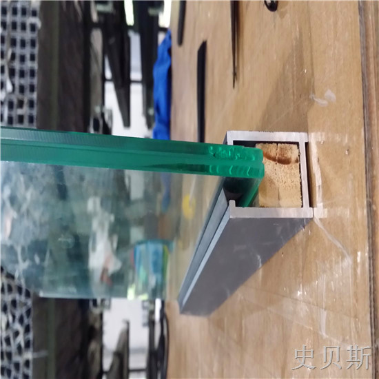 长安镇隔断墙厚度之28款截面图